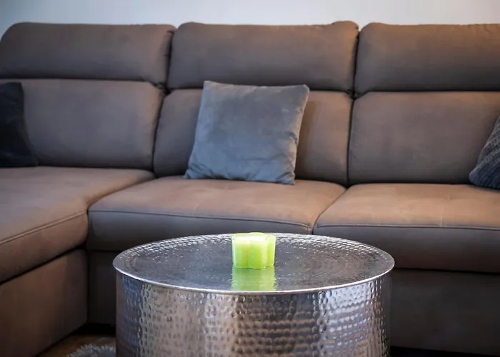 아파트 1900 로비니